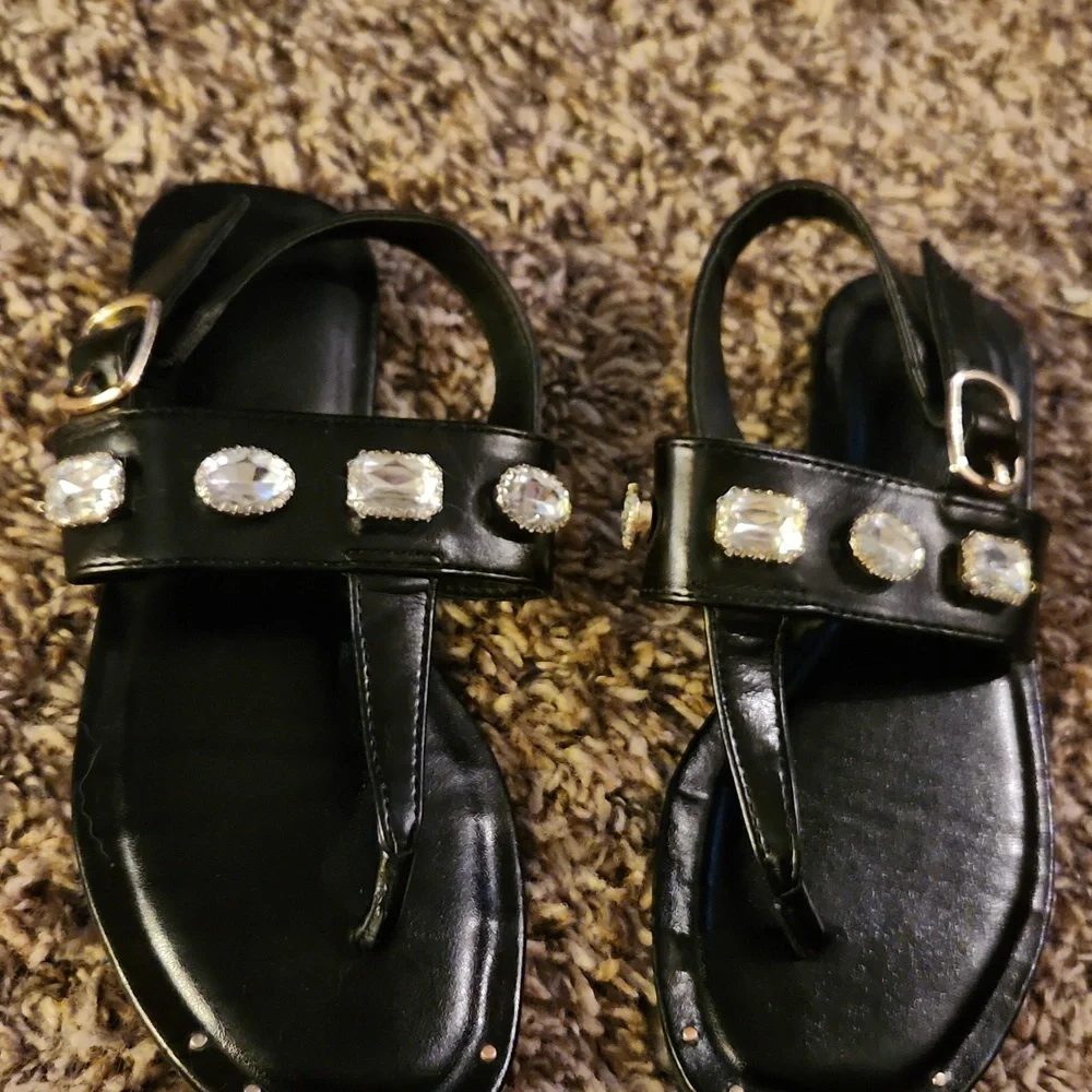 STEVE MADDEN MADDEN NYC studded sandals girls size 1